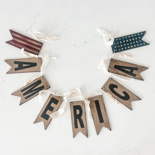 party Stars & Stripes – Limited Edition America Garland entertaining hosting wood serveware
