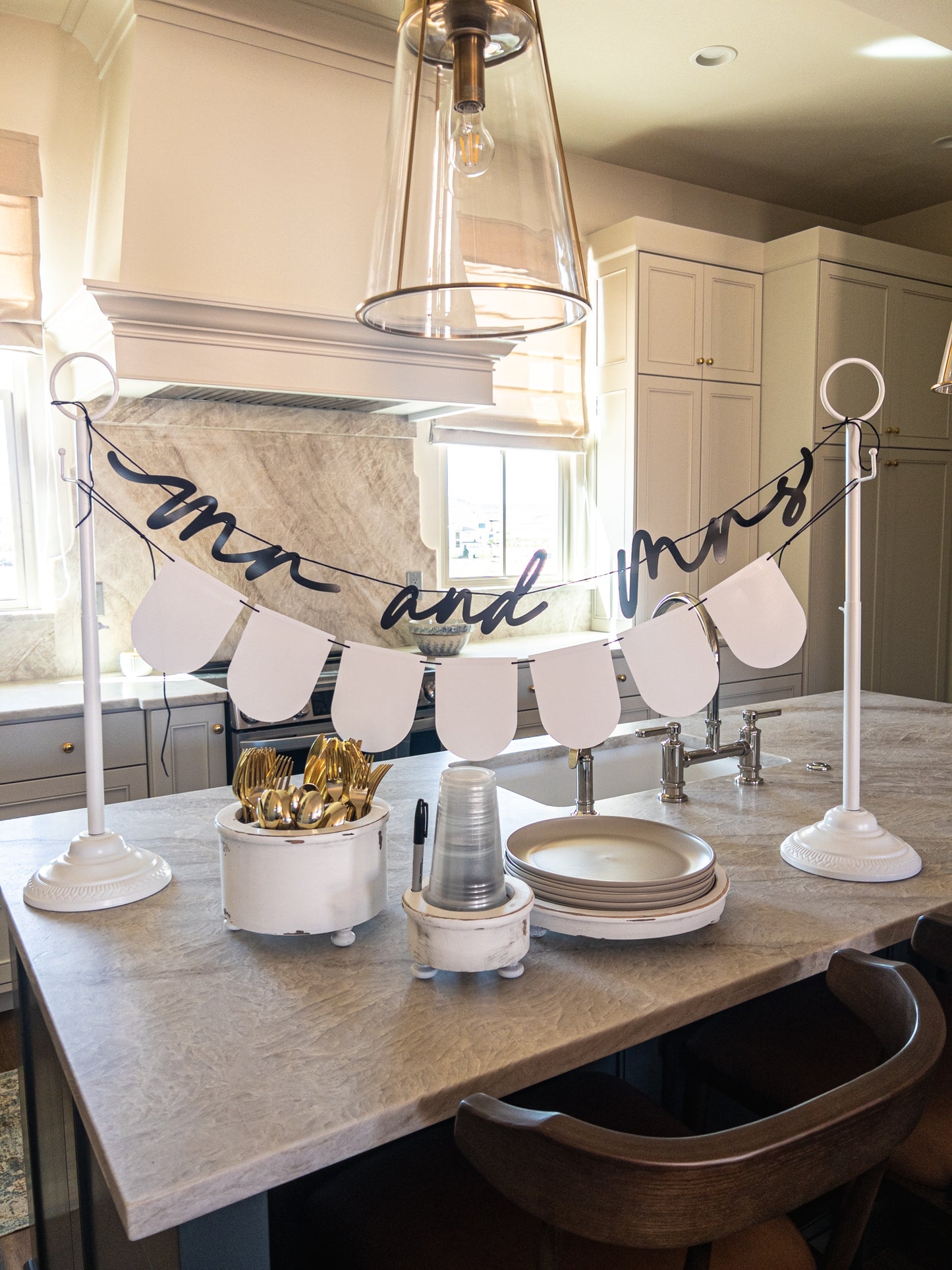 Mr & Mrs Personalized Banner Kit