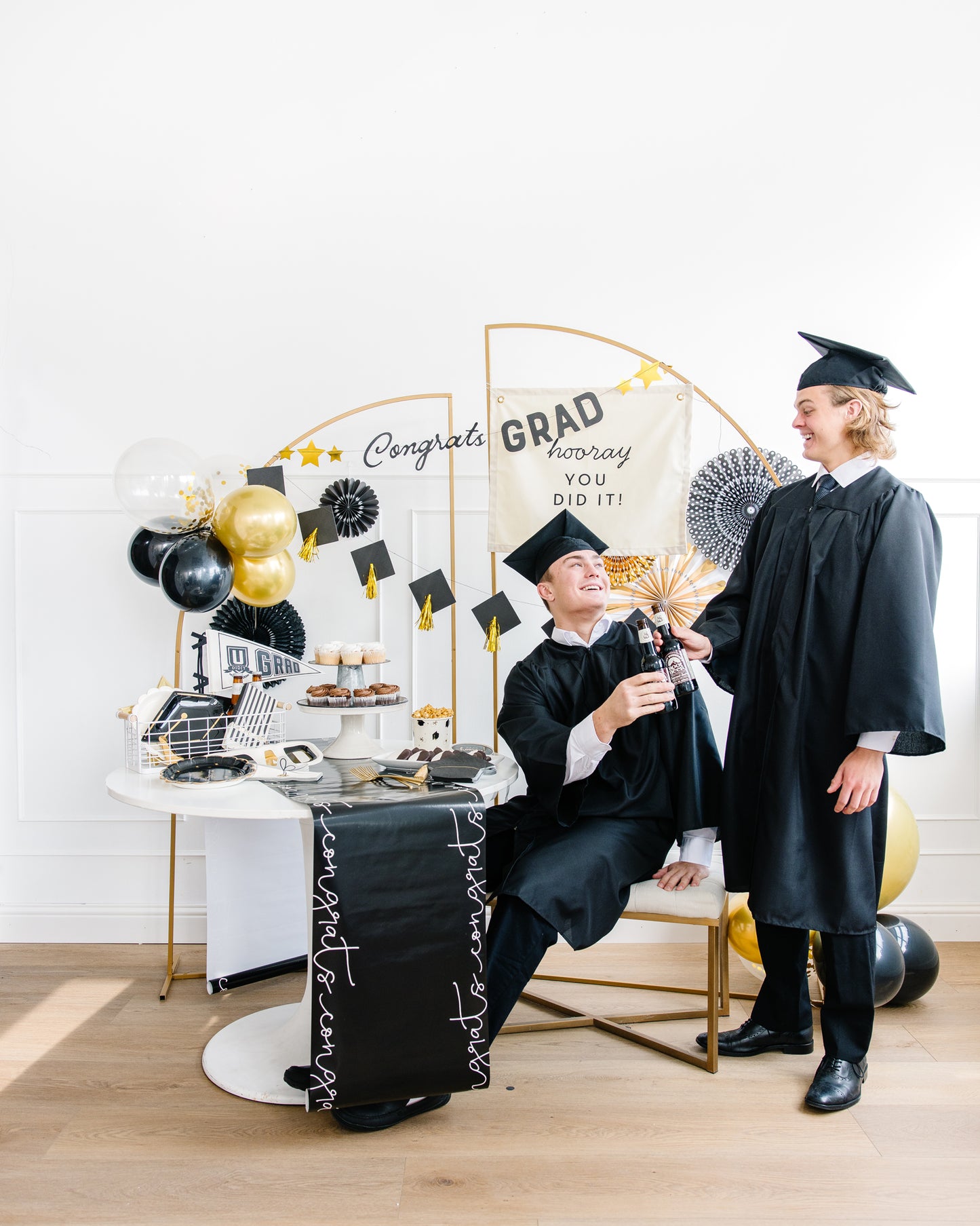 Congrats GRAD Banner (Set of 2)