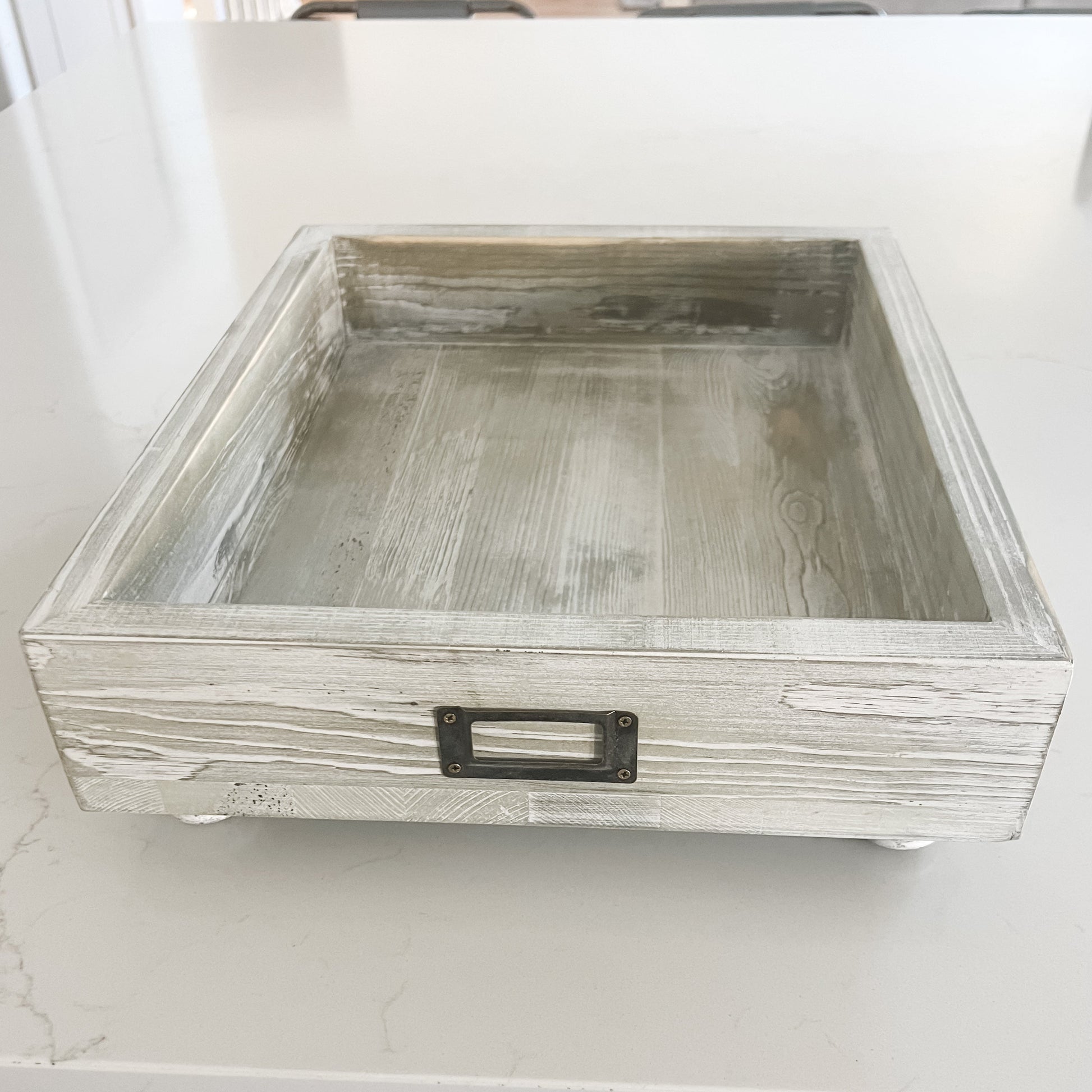 https://www.surroundingsmarket.com/cdn/shop/files/surroundings-market-caddy-gray-weathered-wood-no-dishes-please-disposable-pan-holder-39631517024504.jpg?v=1699296592&width=1946